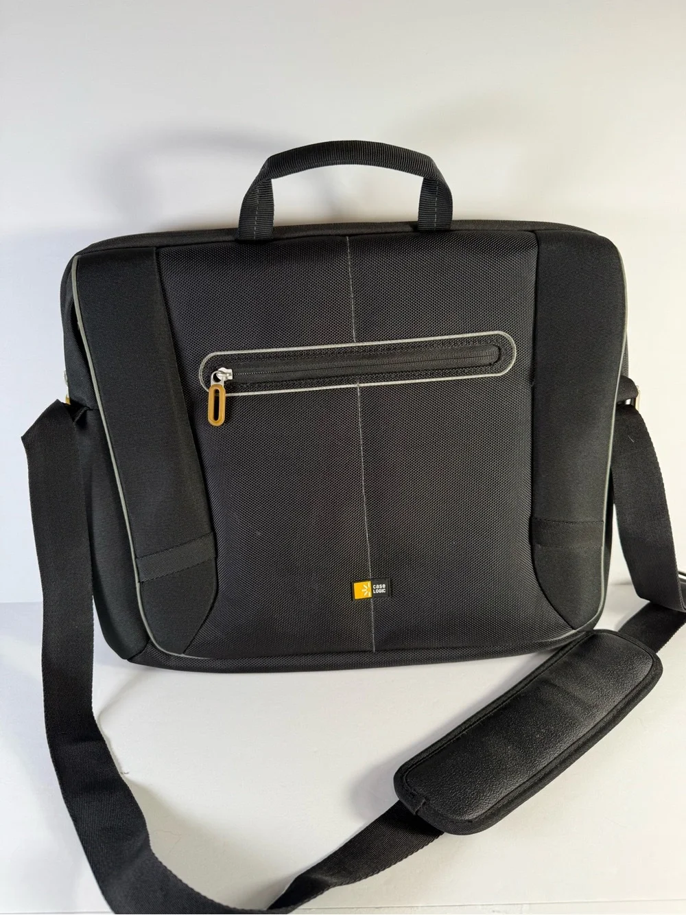 Case Logic Laptop Messenger Shoulder Bag With Luggage Strap Black